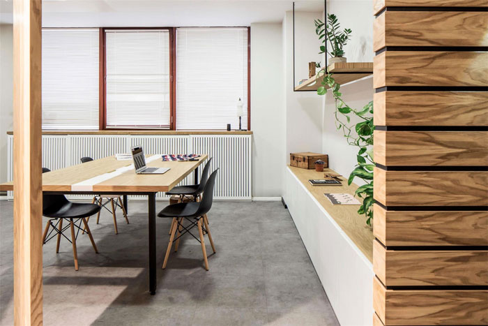 浦東時裝公司辦公室裝修設(shè)計案例-第2張圖片-上海古都建筑設(shè)計集團(tuán)