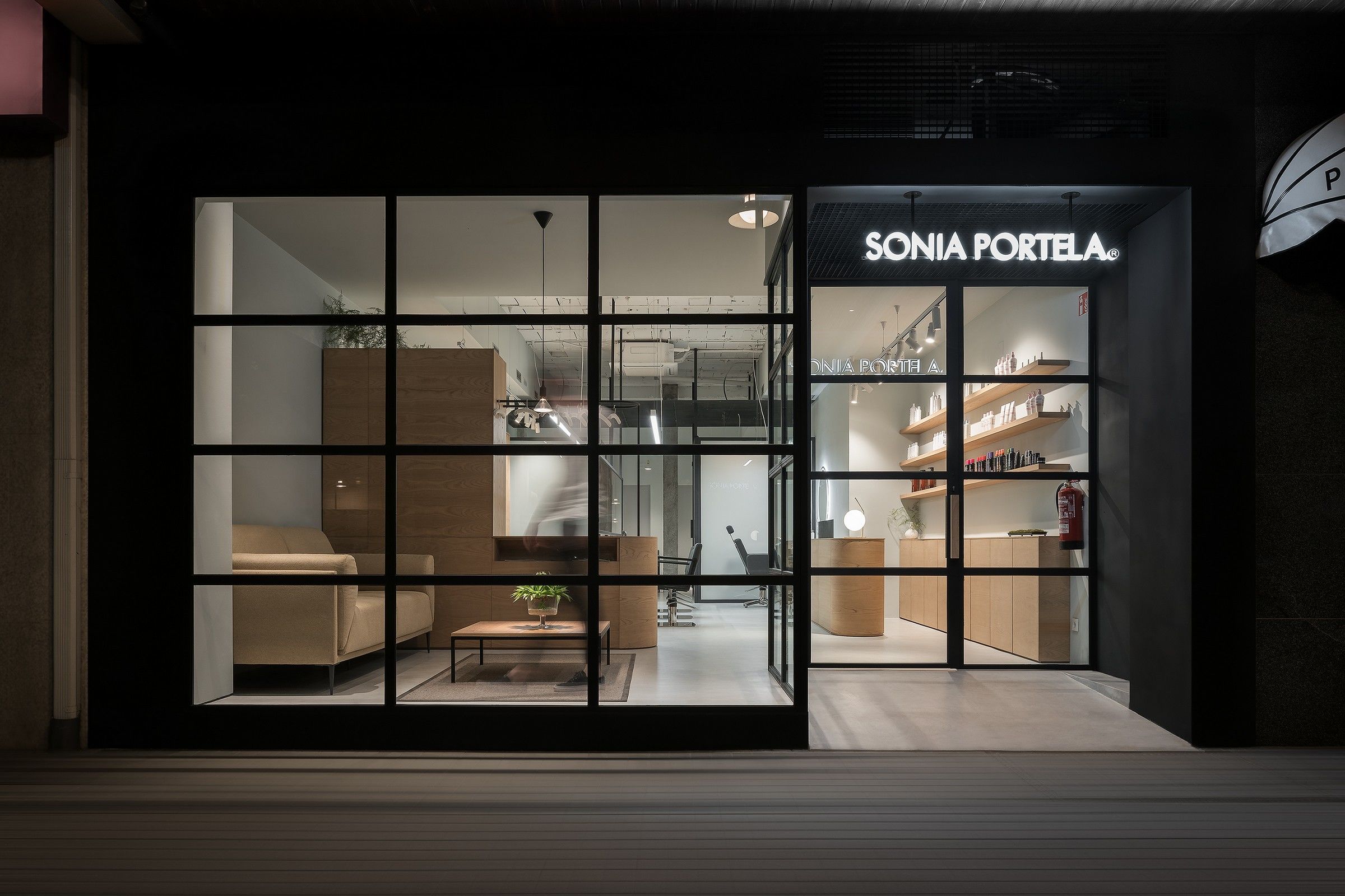 徐匯區(qū)120平簡約型發(fā)廊辦公室裝修設(shè)計-第3張圖片-上海古都建筑設(shè)計集團