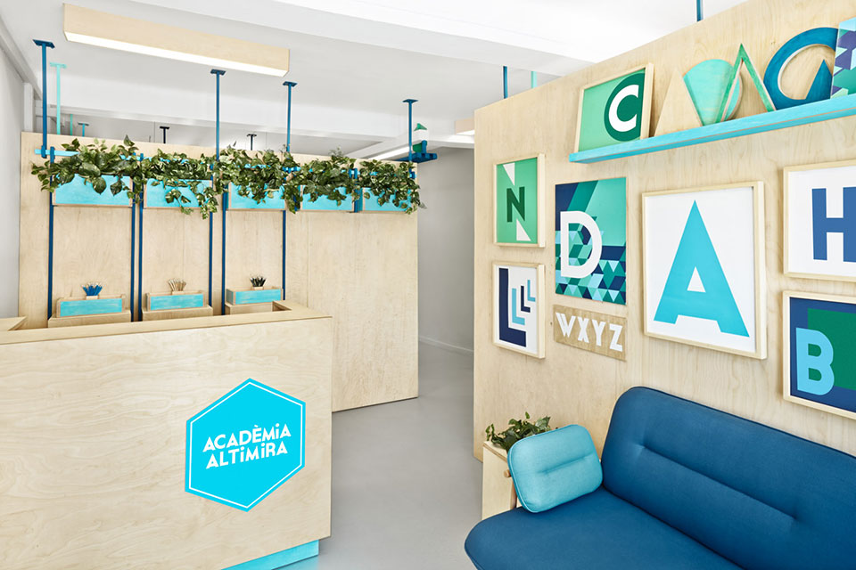 嘉定區(qū)簡約英語培訓(xùn)機構(gòu)辦公室裝修-第2張圖片-上海古都建筑設(shè)計集團