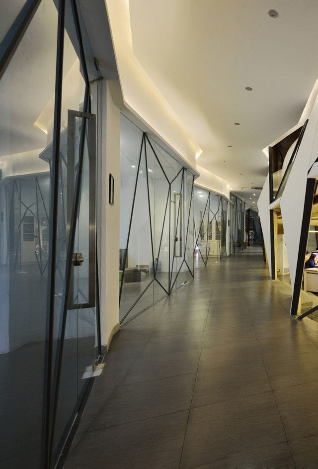 浦東新區(qū)科技風(fēng)辦公室裝修設(shè)計-第7張圖片-上海古都建筑設(shè)計集團 浦東新區(qū)科技風(fēng)辦公室裝修設(shè)計-第7張圖片-上海古都建筑設(shè)計集團