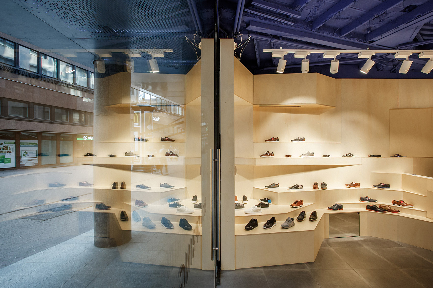 立體風(fēng)鞋店辦公室裝修設(shè)計-第4張圖片-上海古都建筑設(shè)計集團 立體風(fēng)鞋店辦公室裝修設(shè)計-第4張圖片-上海古都建筑設(shè)計集團