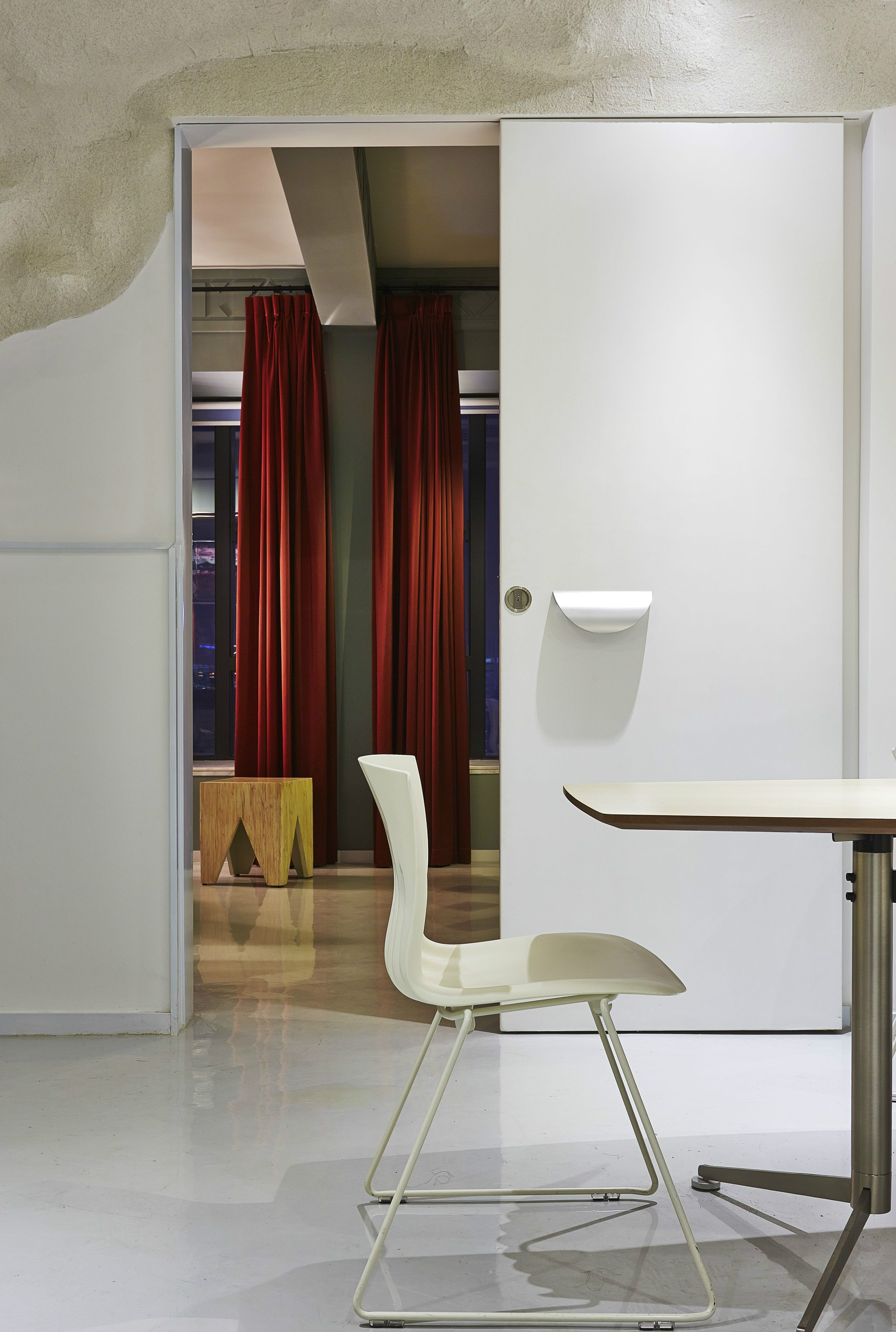 上海復(fù)古山洞風格辦公室裝修設(shè)計-第6張圖片-上海古都建筑設(shè)計集團