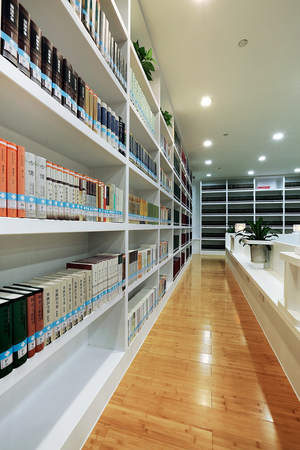 嘉定區(qū)簡約風(fēng)格圖書館裝修設(shè)計(jì)-第4張圖片-上海古都建筑設(shè)計(jì)集團(tuán) 嘉定區(qū)簡約風(fēng)格圖書館裝修設(shè)計(jì)-第4張圖片-上海古都建筑設(shè)計(jì)集團(tuán)