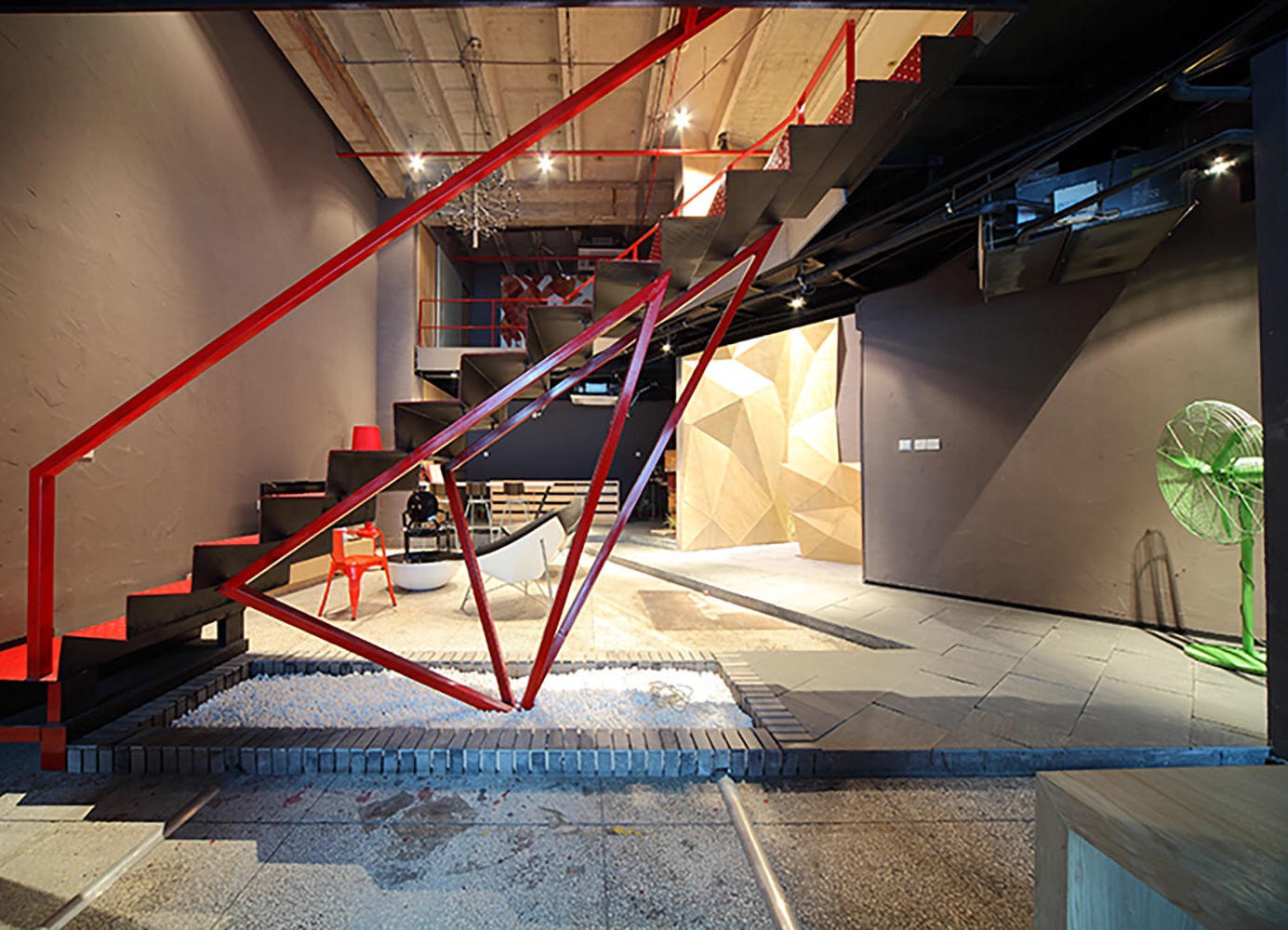 現(xiàn)代loft混搭風(fēng)格辦公室裝修設(shè)計-第6張圖片-上海古都建筑設(shè)計集團