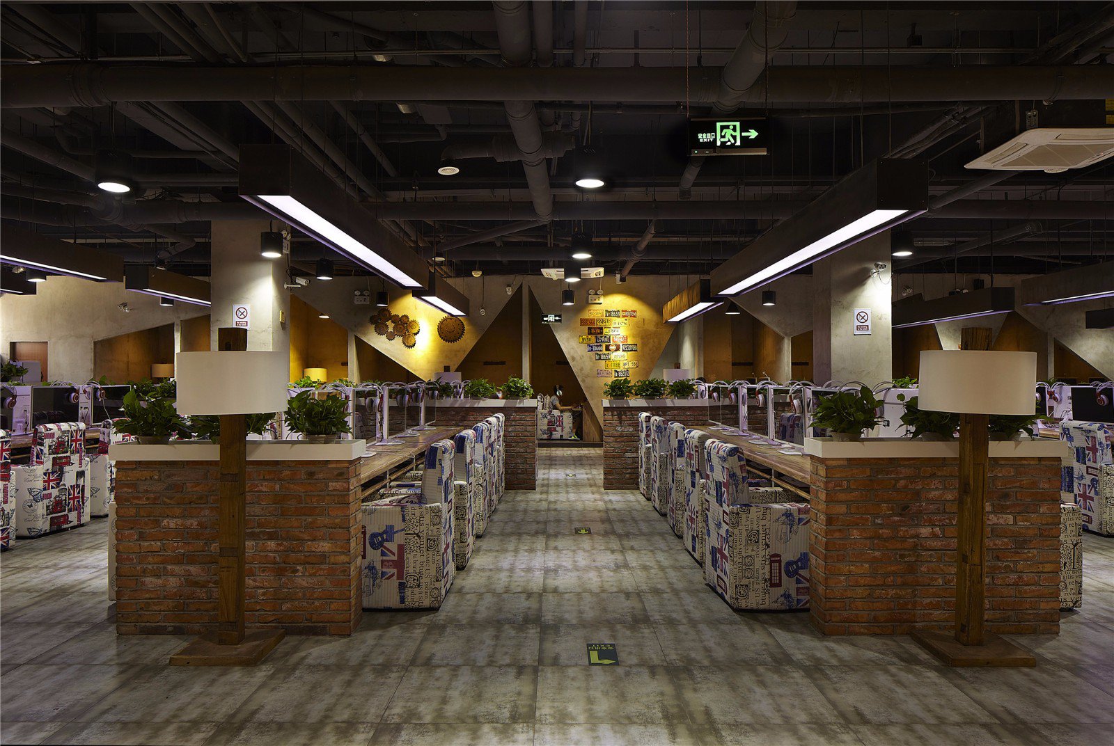 復古工業(yè)風網(wǎng)吧裝修設計-第1張圖片-上海古都建筑設計集團