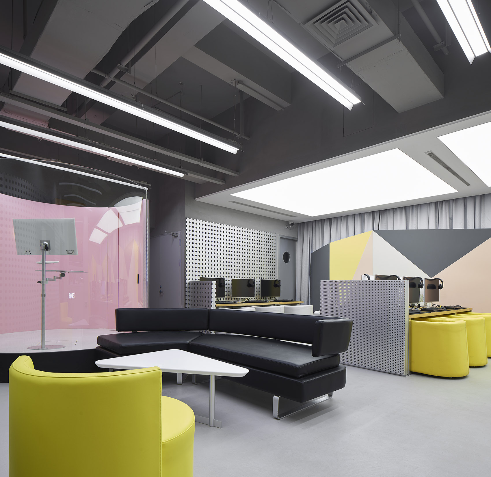 簡(jiǎn)約時(shí)尚風(fēng)格網(wǎng)吧裝修設(shè)計(jì)-第4張圖片-上海古都建筑設(shè)計(jì)集團(tuán) 簡(jiǎn)約時(shí)尚風(fēng)格網(wǎng)吧裝修設(shè)計(jì)-第4張圖片-上海古都建筑設(shè)計(jì)集團(tuán)