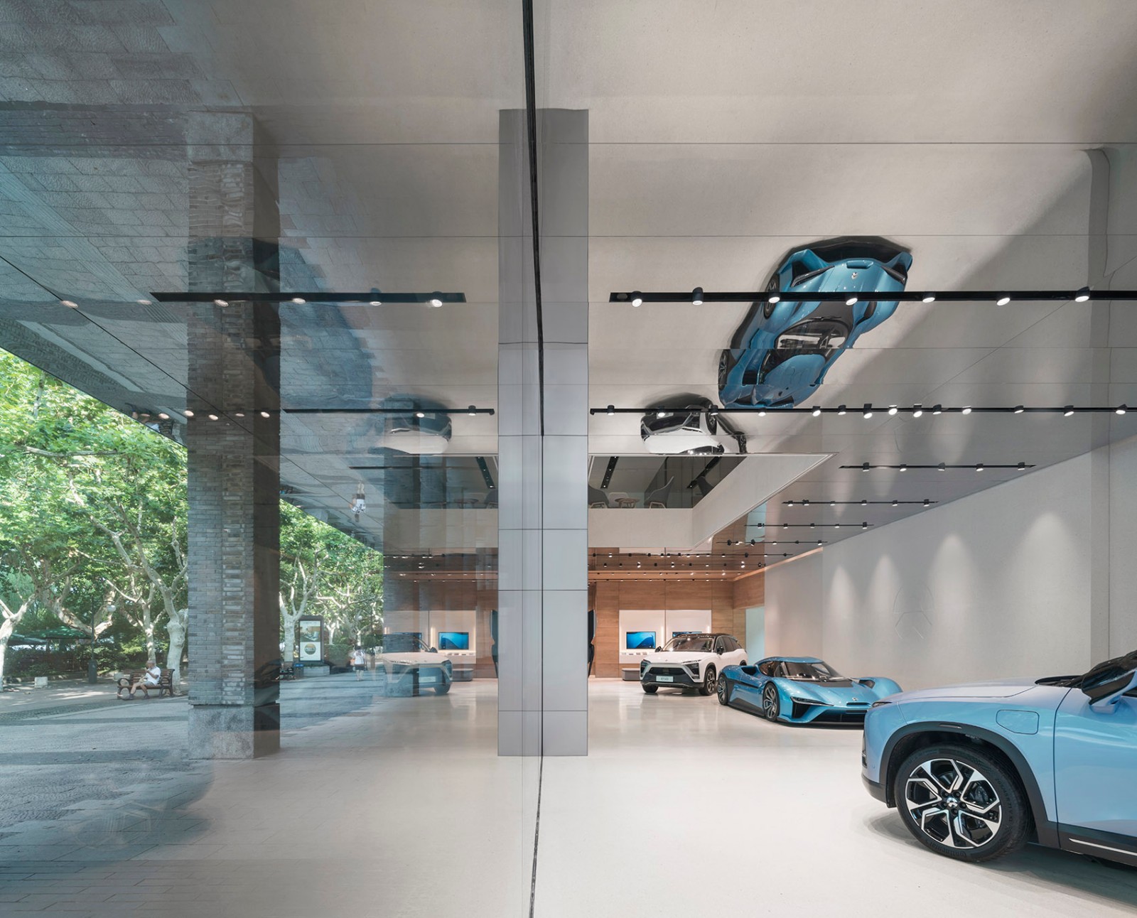 現(xiàn)代簡約4S店展廳裝修設(shè)計-第3張圖片-上海古都建筑設(shè)計集團 現(xiàn)代簡約4S店展廳裝修設(shè)計-第3張圖片-上海古都建筑設(shè)計集團