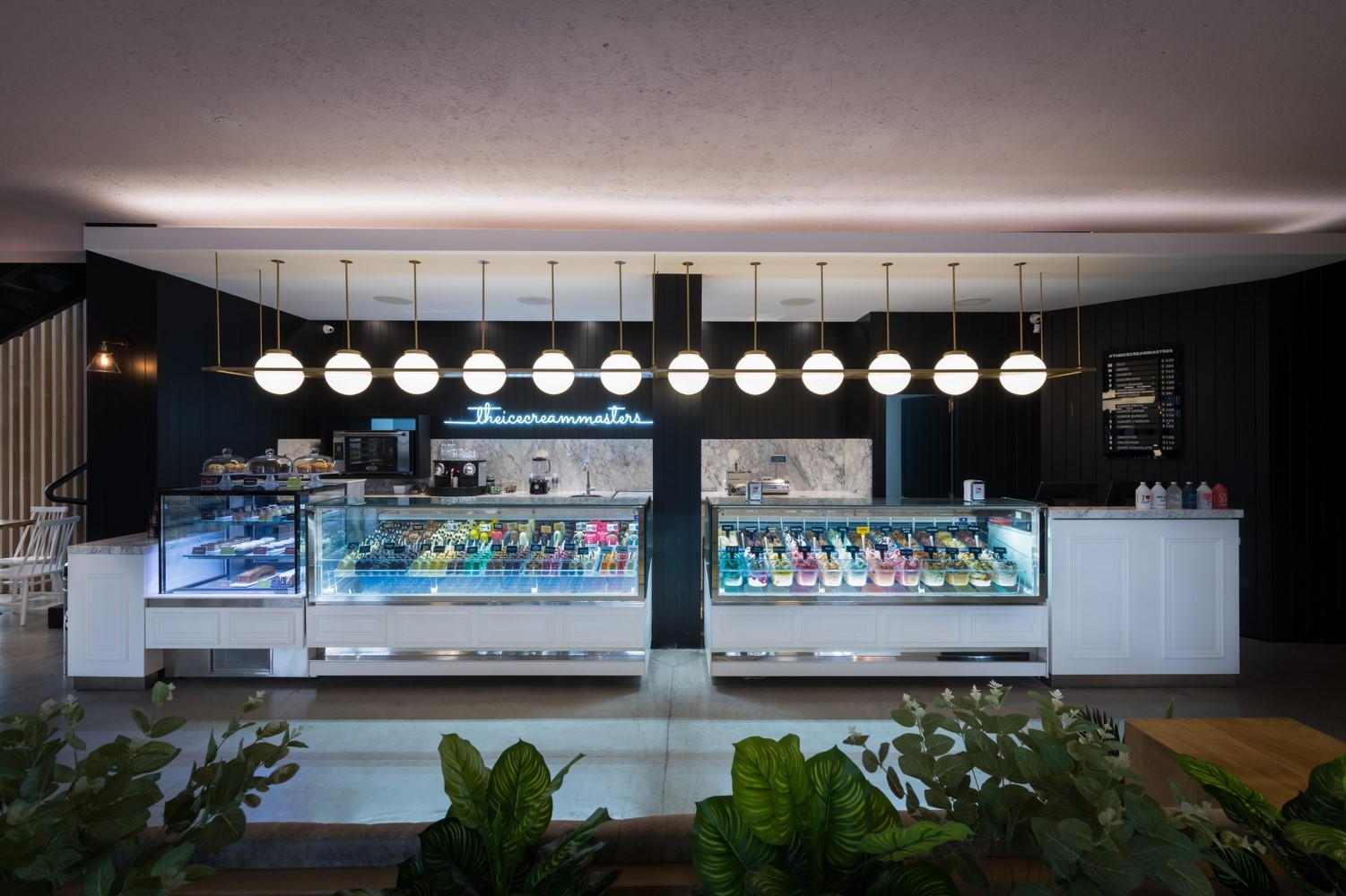簡(jiǎn)潔明了冰淇淋蛋糕店裝修設(shè)計(jì)-第3張圖片-上海古都建筑設(shè)計(jì)集團(tuán)