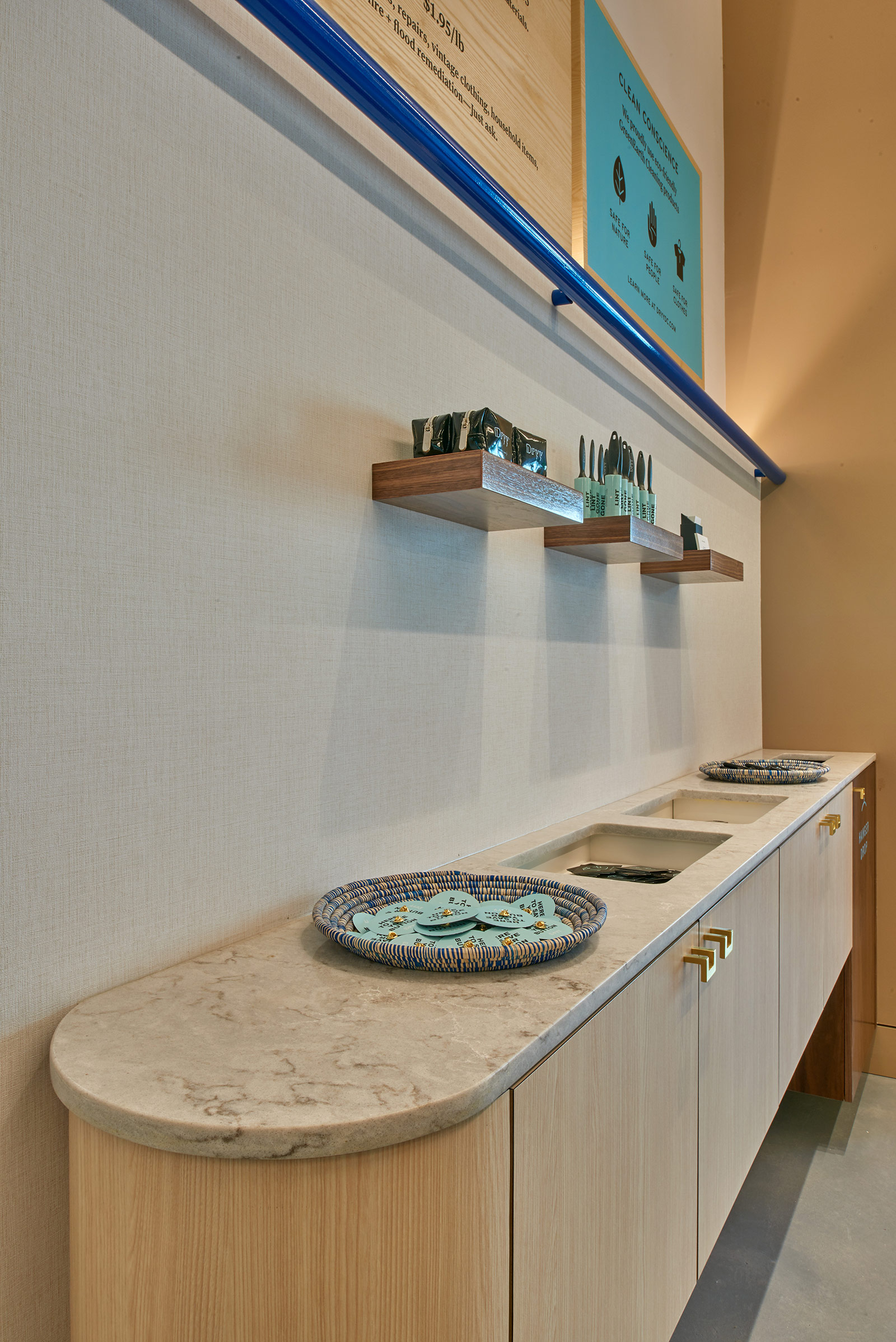 清新簡約干洗店裝修設(shè)計-第4張圖片-上海古都建筑設(shè)計集團(tuán) 清新簡約干洗店裝修設(shè)計-第4張圖片-上海古都建筑設(shè)計集團(tuán)