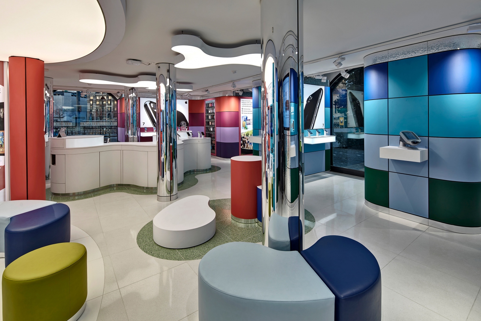 高檔創(chuàng)意手機(jī)店裝修設(shè)計(jì)-第4張圖片-上海古都建筑設(shè)計(jì)集團(tuán) 高檔創(chuàng)意手機(jī)店裝修設(shè)計(jì)-第4張圖片-上海古都建筑設(shè)計(jì)集團(tuán)