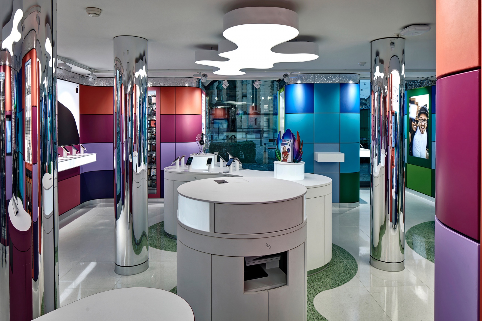 高檔創(chuàng)意手機(jī)店裝修設(shè)計(jì)-第5張圖片-上海古都建筑設(shè)計(jì)集團(tuán) 高檔創(chuàng)意手機(jī)店裝修設(shè)計(jì)-第5張圖片-上海古都建筑設(shè)計(jì)集團(tuán)