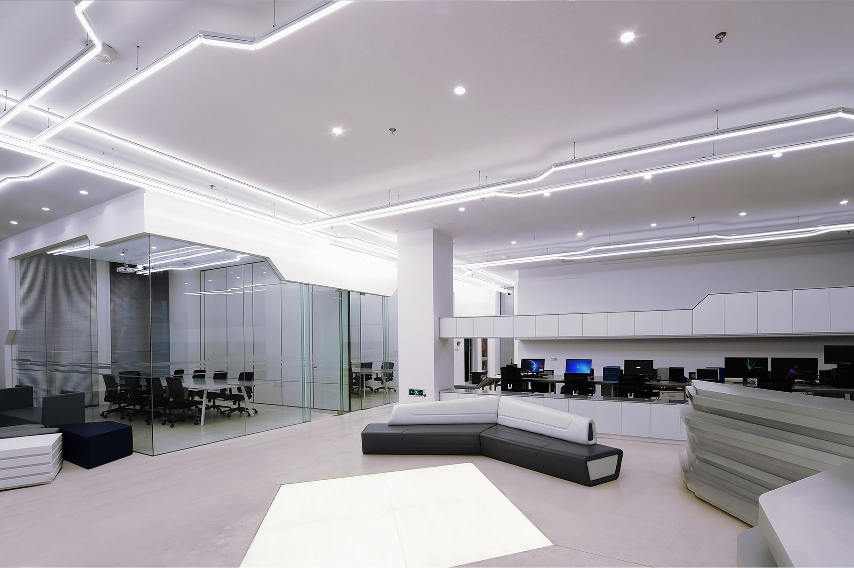 科技風(fēng)格電競俱樂部裝修設(shè)計(jì)-第5張圖片-上海古都建筑設(shè)計(jì)集團(tuán)