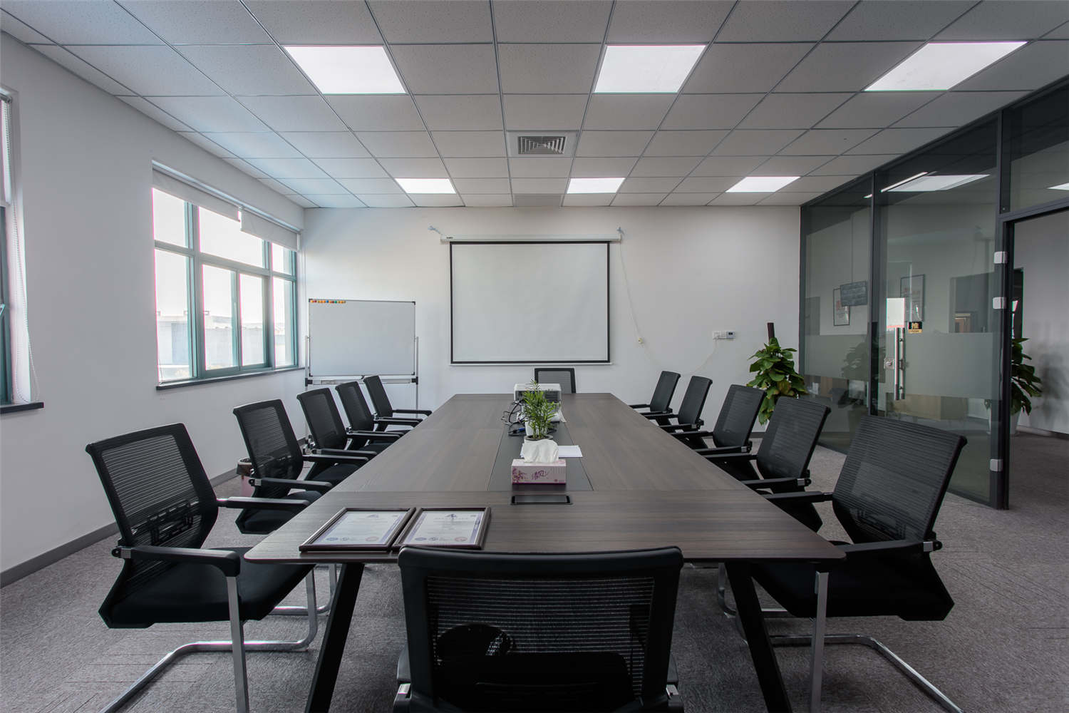 工裝建筑公司辦公室裝修設(shè)計-第3張圖片-上海古都建筑設(shè)計集團 工裝建筑公司辦公室裝修設(shè)計-第3張圖片-上海古都建筑設(shè)計集團