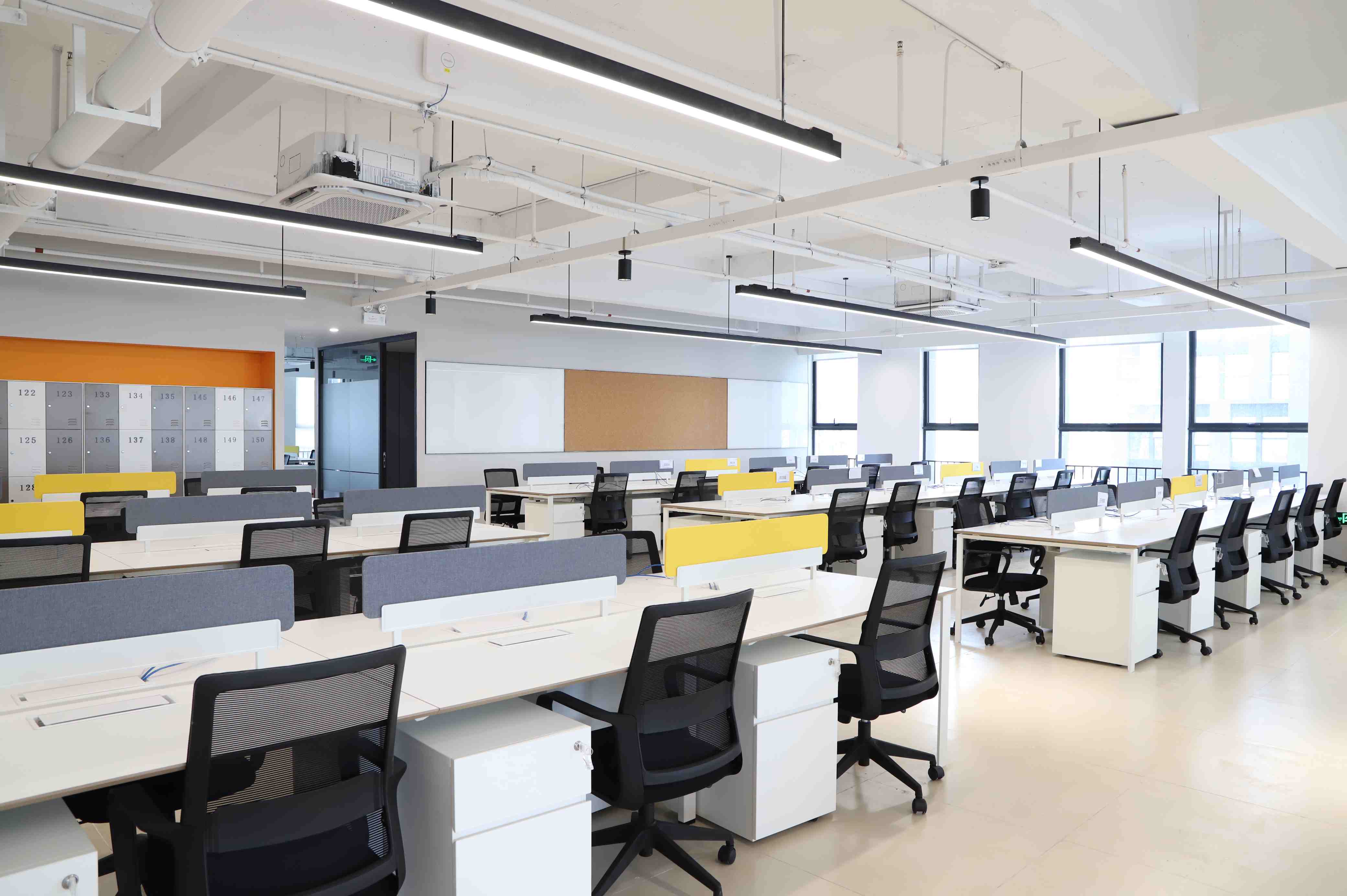 4200平米科技公司辦公設(shè)計裝修欣賞-第4張圖片-上海古都建筑設(shè)計集團(tuán)