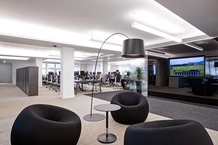 楊浦傳媒公司辦公空間設(shè)計(jì)布局效果-第3張圖片-上海古都建筑設(shè)計(jì)集團(tuán)