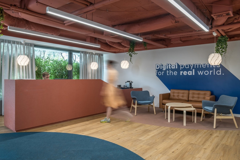 長寧1400平米通信公司辦公空間設(shè)計布局-辦公室裝修設(shè)計效果圖-第5張圖片-上海古都建筑設(shè)計集團