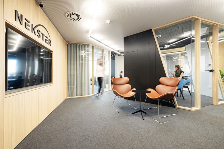 創(chuàng)意風(fēng)格金融公司辦公空間設(shè)計方案-辦公室裝修設(shè)計效果圖-第4張圖片-上海古都建筑設(shè)計集團(tuán)