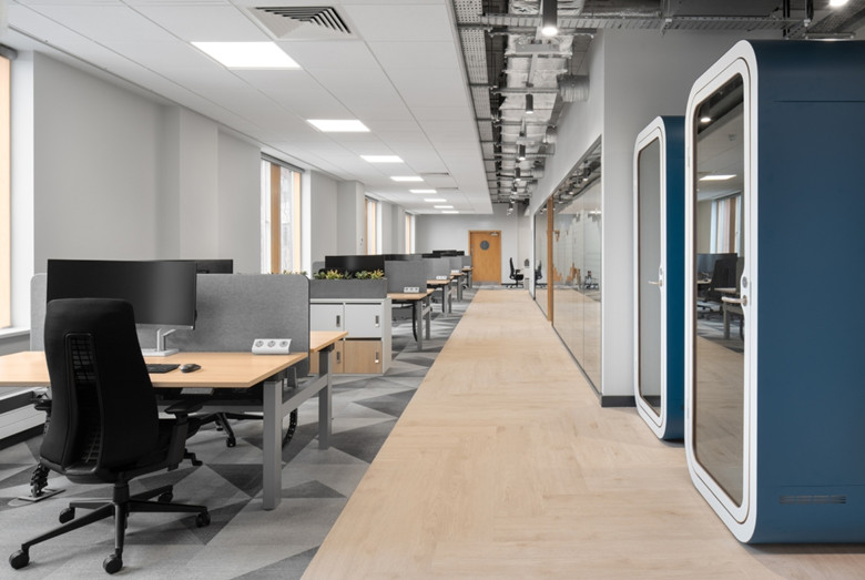 1000平數(shù)據(jù)中心公司辦公室設(shè)計(jì)布局-辦公室裝修設(shè)計(jì)效果圖-第2張圖片-上海古都建筑設(shè)計(jì)集團(tuán)