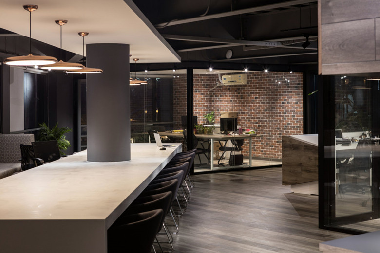 800平米地板品牌公司辦公空間設(shè)計(jì)方案-辦公室裝修設(shè)計(jì)效果圖-第5張圖片-上海古都建筑設(shè)計(jì)集團(tuán)